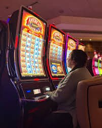 Real-time balance updates during play Account balance and winnings display on warkop